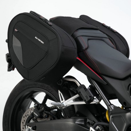 BC.HTA.01.740.11500/B : Sacoches latérales SW-Motech Blaze CB650 CBR650