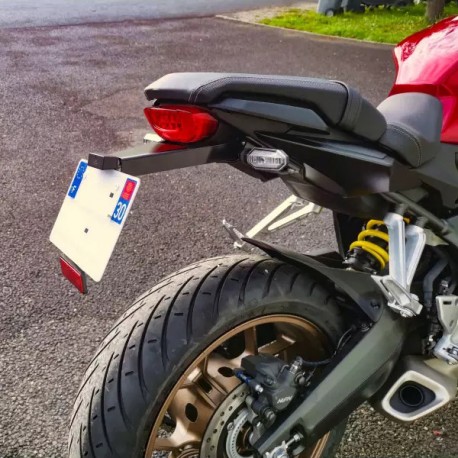 47301E : Plattenhalter S2 Concept CB650 CBR650
