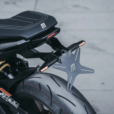 MO2310004 : Supporto targa Motoism CB650 CBR650