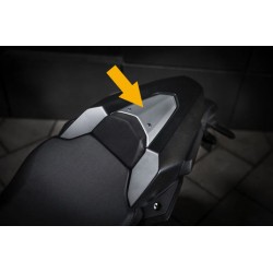 08F76-MKN-D50 : Honda seat cover garnish CB650 CBR650